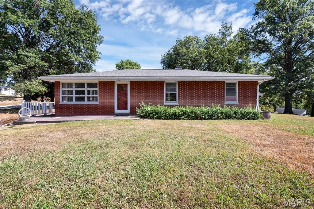 Property Photo:  1504 Campbell Lane  IL 62236 