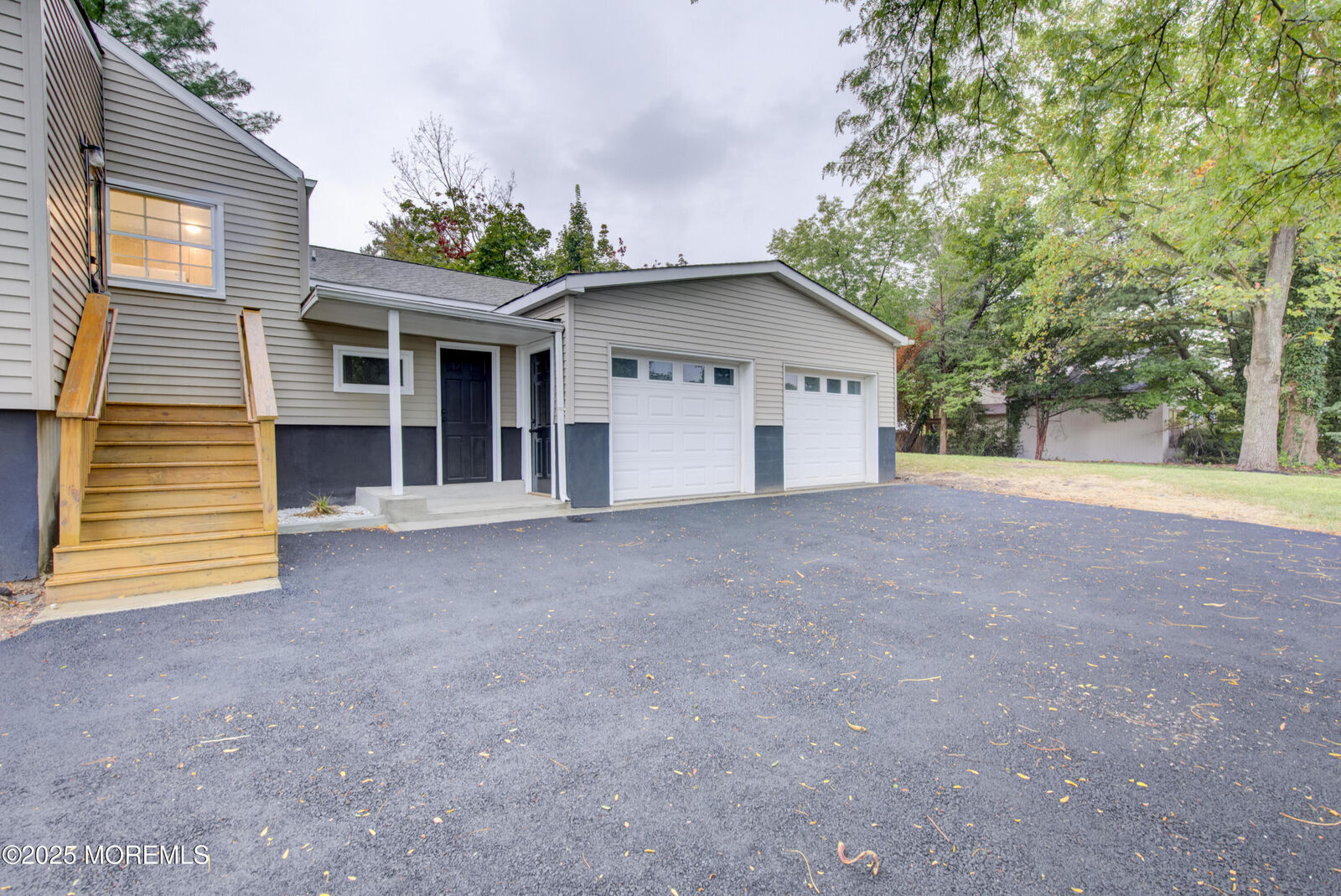 Property Photo:  874 Mountain Avenue  NJ 07081 