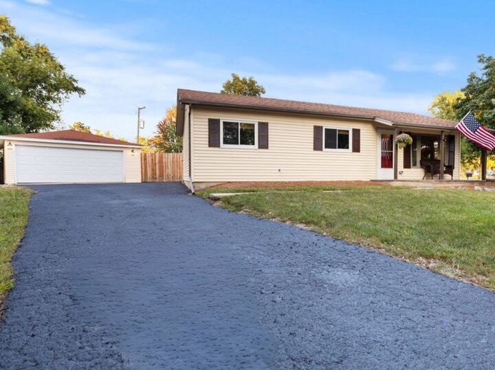 233 Malibu Drive  Bolingbrook IL 60440 photo
