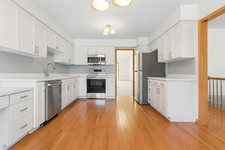Property Photo:  1450 Adrienne Circle  IL 60178 