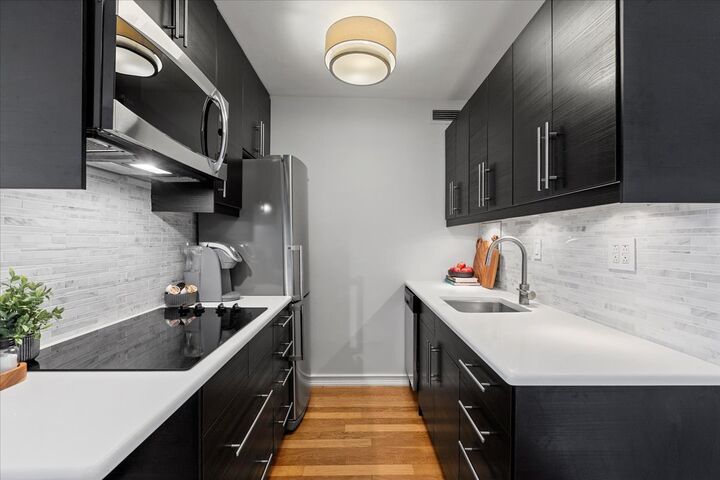 Property Photo:  900 N Lake Shore Drive 2405  IL 60611 