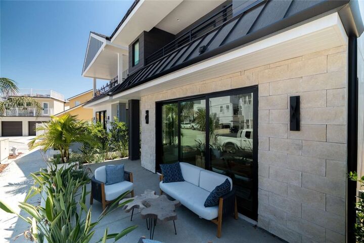 Property Photo:  315 E Bay Avenue  CA 92661 
