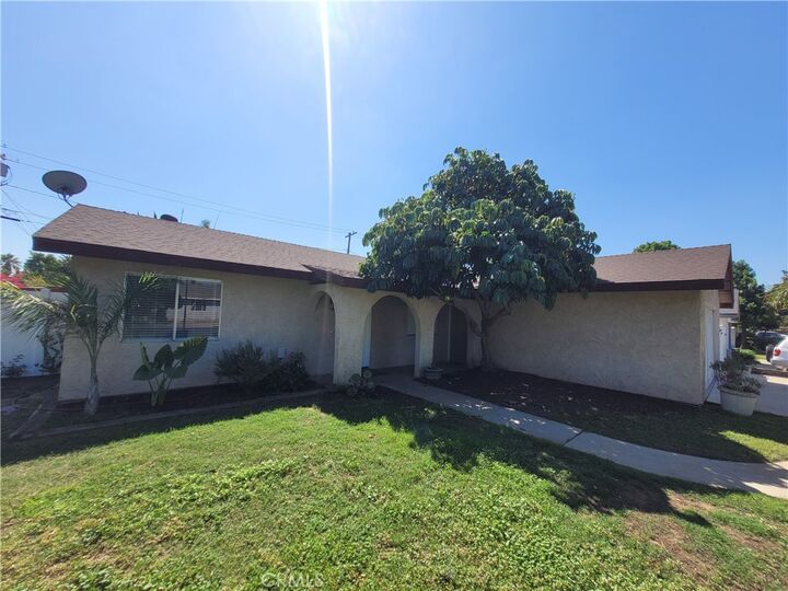 Property Photo: 8614 Hoffman Avenue CA 92504
