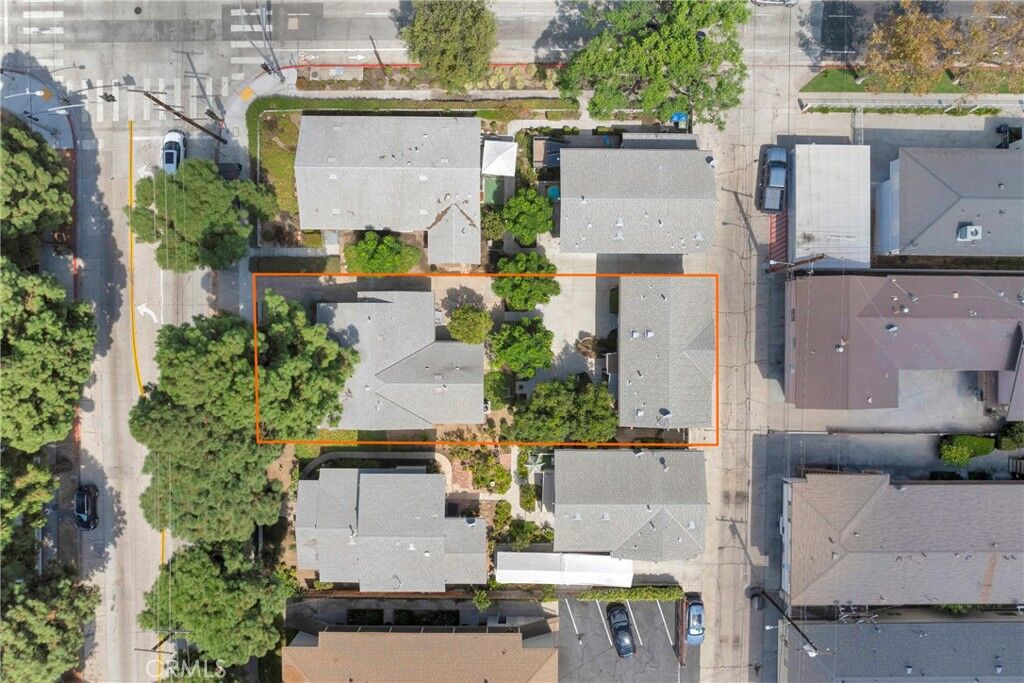 Property Photo:  7606 7608 Pickering Avenue  CA 90602 