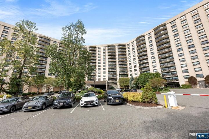 Property Photo: 2 Claridge Drive 10ew NJ 07044