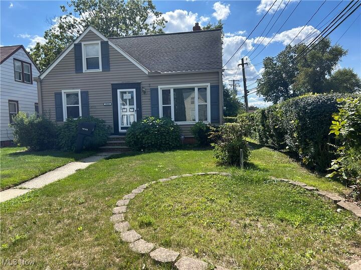 Property Photo:  19102 Ridgewood Avenue  OH 44122 