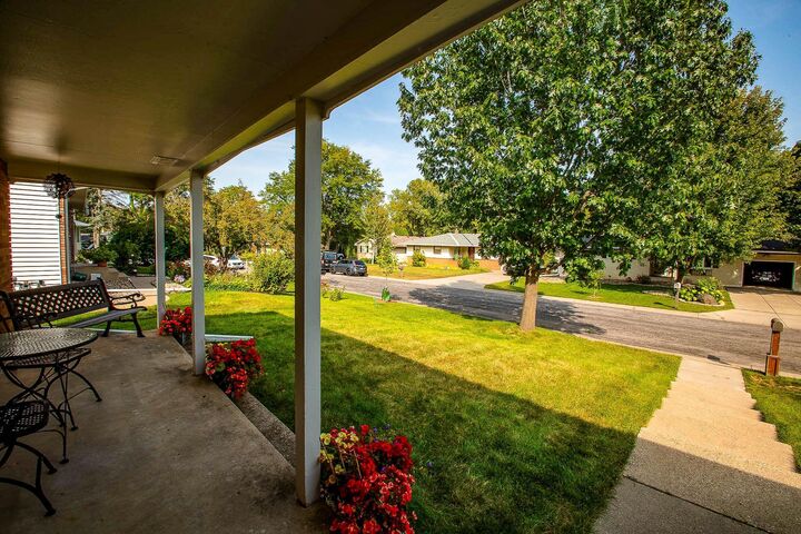 Property Photo:  49 Battle Creek Place  MN 55119 