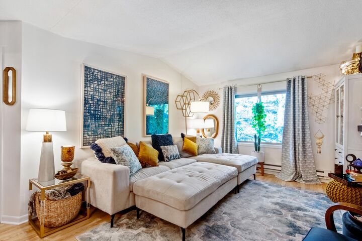 Property Photo: 2210 Ridge Drive 34 MN 55416