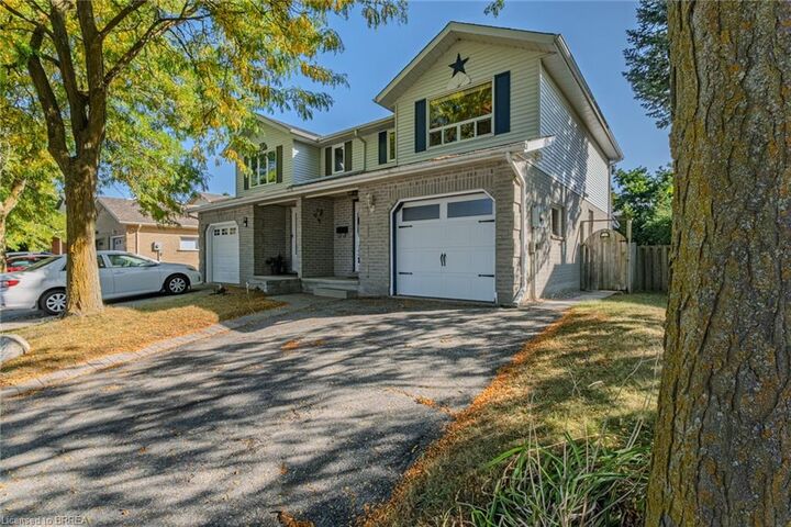 Property Photo:  19 Oak Avenue  ON N3L 3C6 