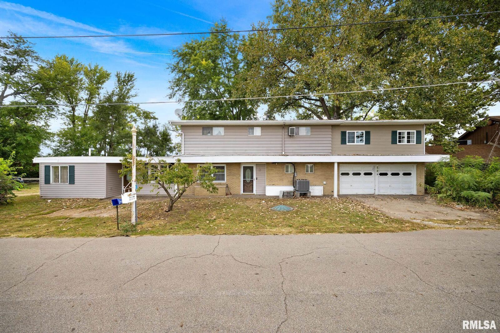 Property Photo:  1281 Sunset Drive  IL 61611 