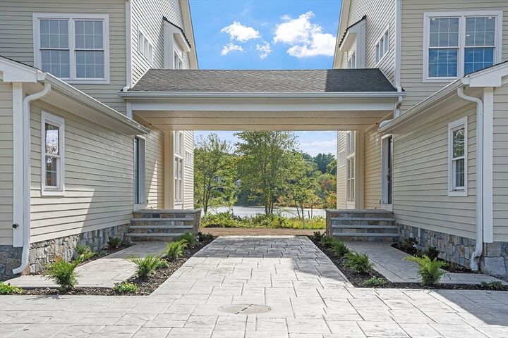 Property Photo:  206 W Main St 3  MA 01833 
