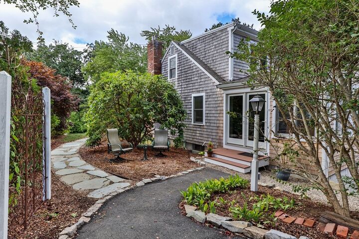 Property Photo:  306 Old Queen Anne Rd  MA 02633 