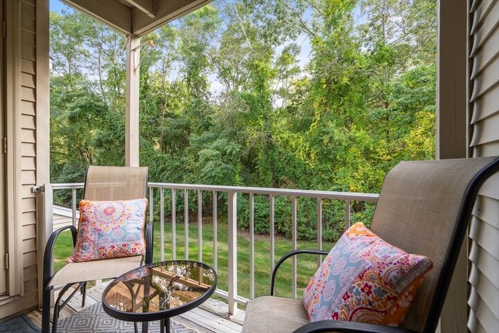 Property Photo:  3 Thoreau Ct 8  MA 01760 
