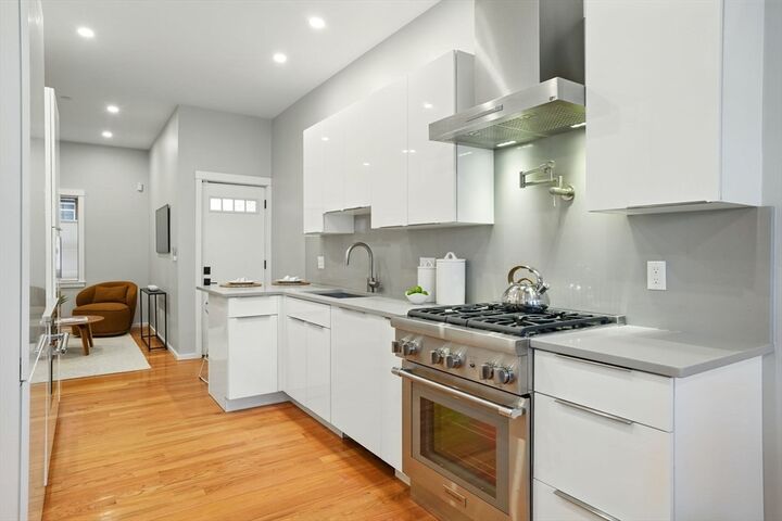 Property Photo:  310 Broadway 310  MA 02139 