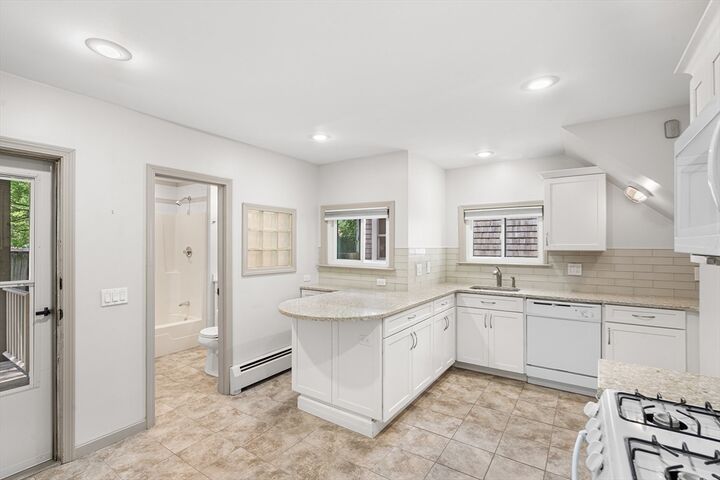 Property Photo:  31 Hunting St 1  MA 02141 