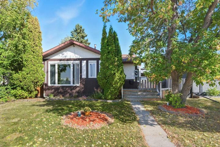 Property Photo:  65 Chappel Drive  AB T4P 2R6 