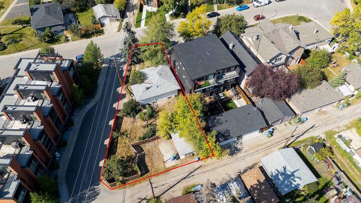 Property Photo:  514 30 Street NW  AB T2N 2V3 