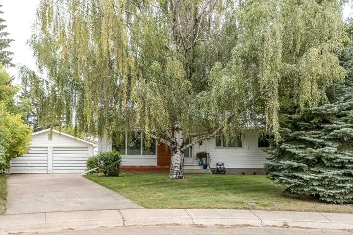 6 Standish Close  Red Deer AB T4N 0A7 photo