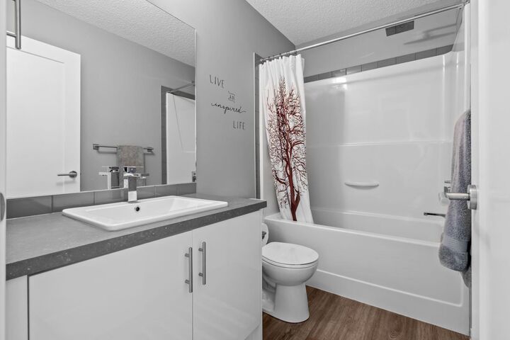 Property Photo:  438 Nolan Hill Drive NW  AB T3R 0V4 