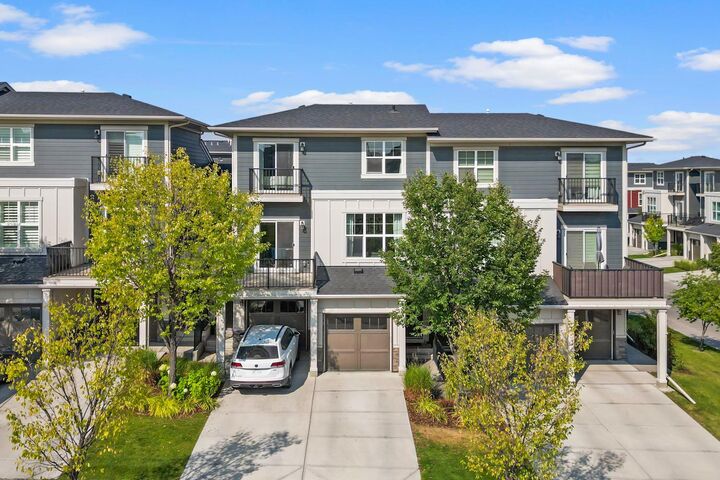 Property Photo: 438 Nolan Hill Drive NW AB T3R 0V4