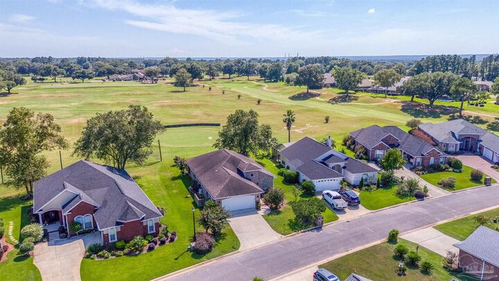 Property Photo:  5757 Cobble Creek Dr  FL 32571 
