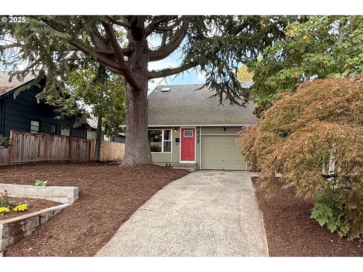 Property Photo:  6227 NE 10th Ave  OR 97211 