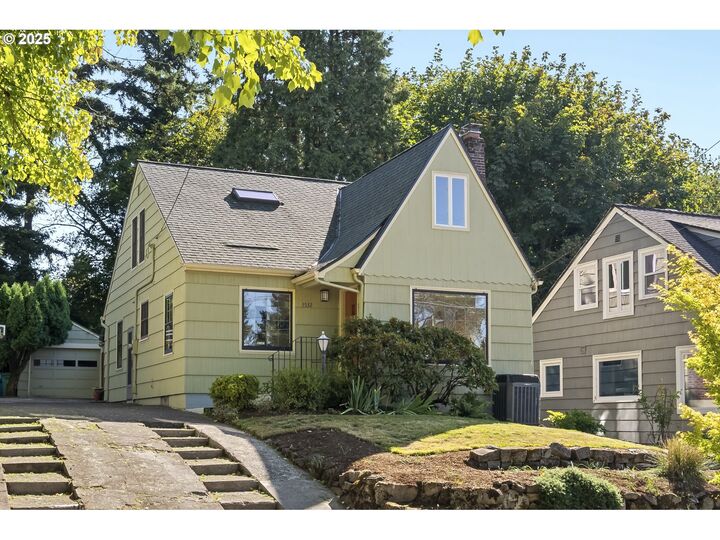3532 SE Franklin St  Portland OR 97202 photo