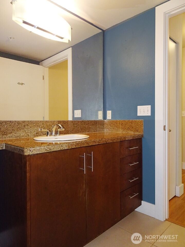 Property Photo:  5650  24th Avenue NW 218  WA 98107 