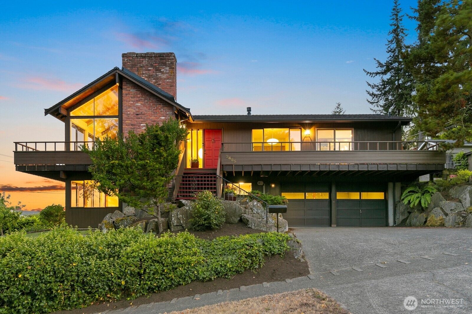 Property Photo:  3455  35th Ave W  WA 98199 