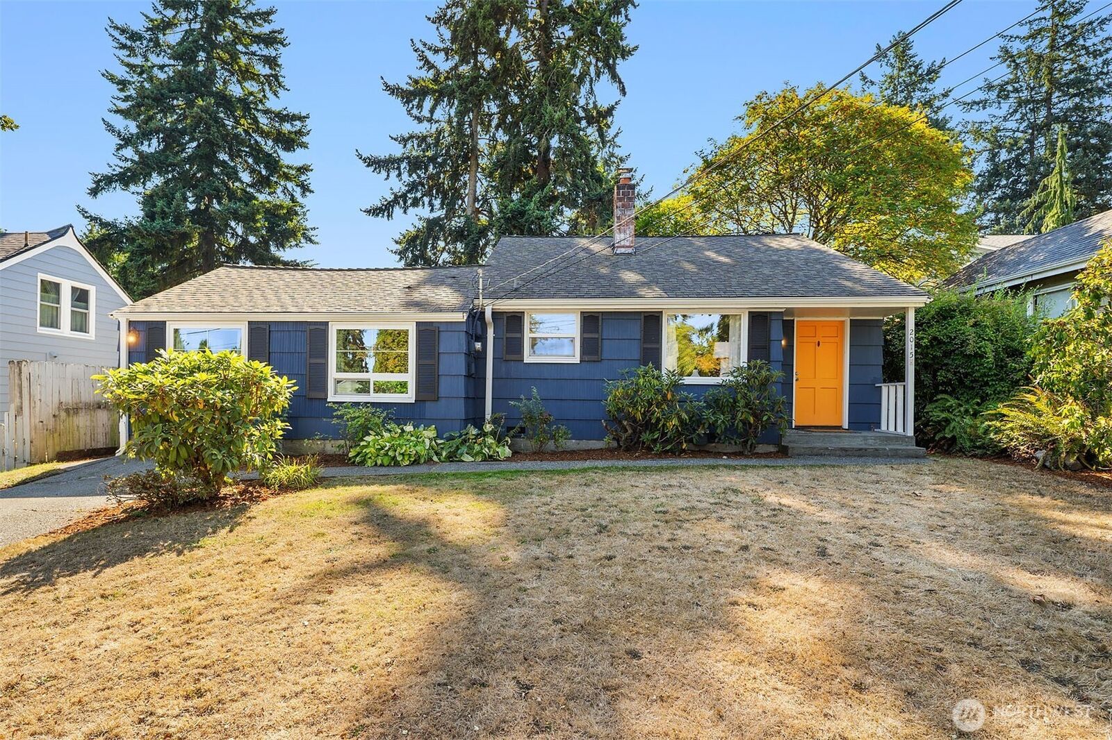 Property Photo:  2015 N 143 Street  WA 98133 