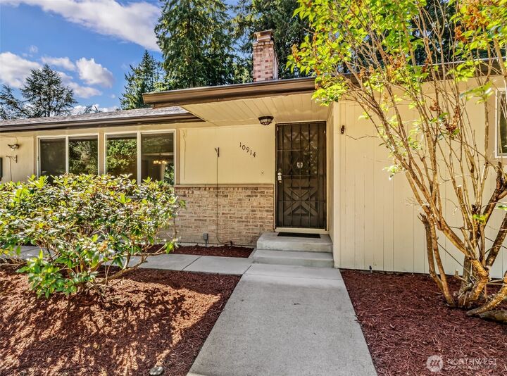 Property Photo:  10914  93rd Avenue SW  WA 98498 