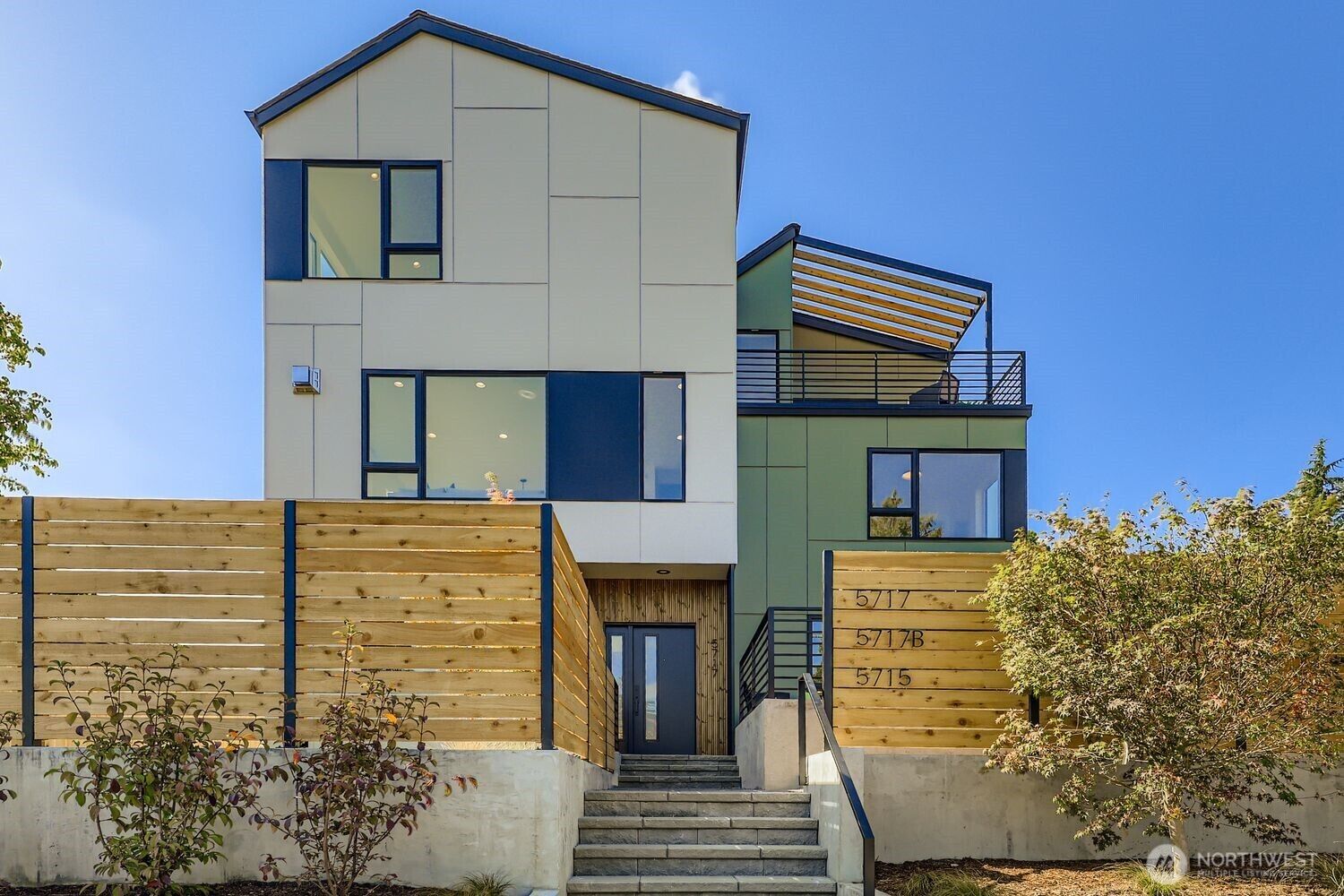 Property Photo:  5717  35th Avenue NE  WA 98105
