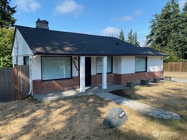 Property Photo: 19285 Burke Avenue N WA 98133