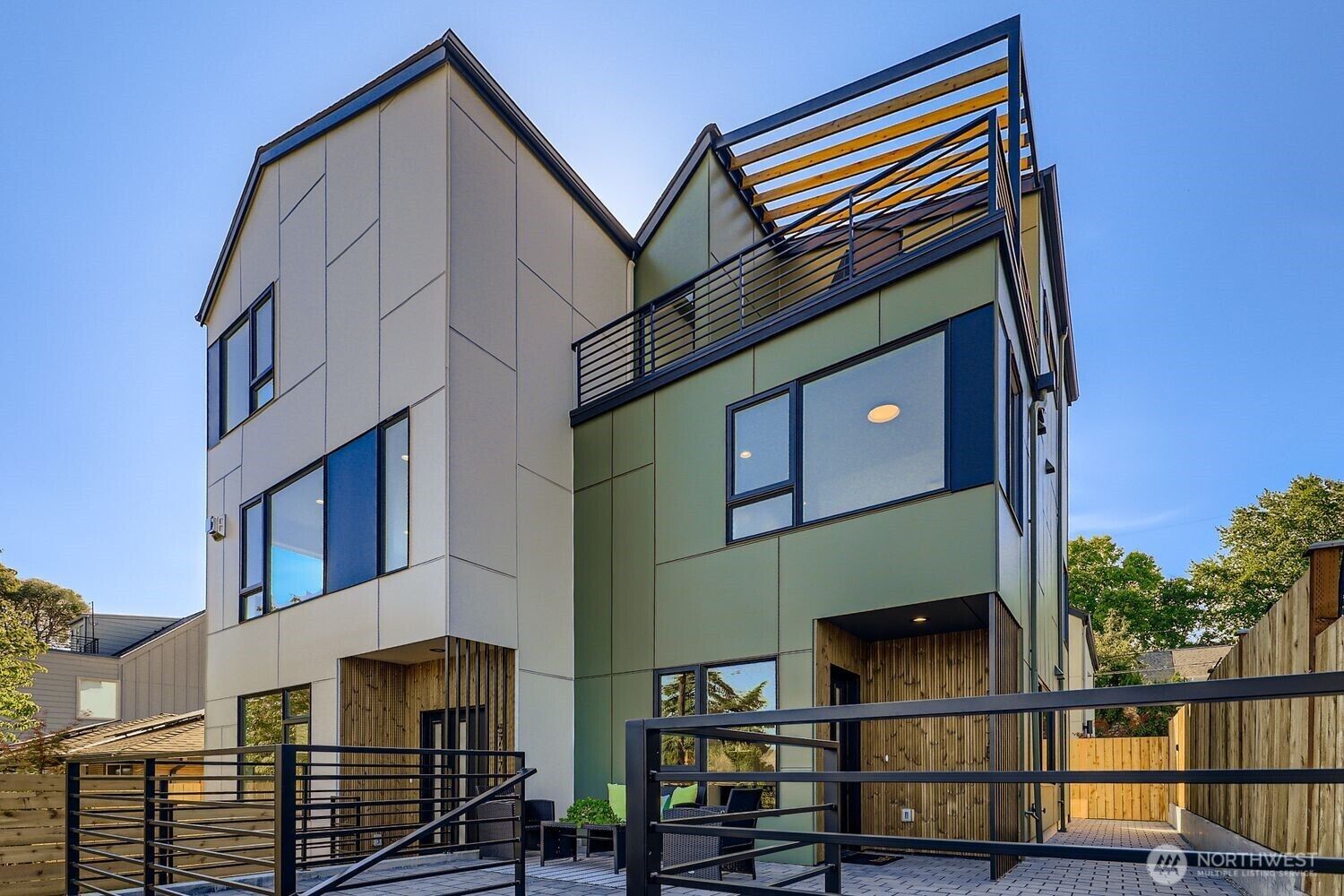 Property Photo: 5717 35th Avenue NE B WA 98105