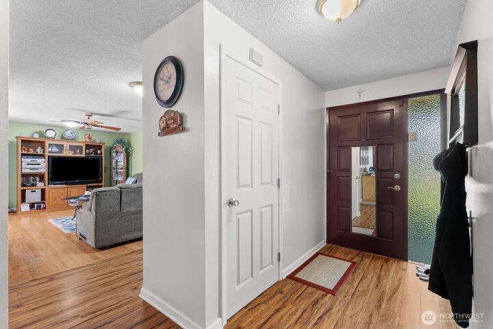Property Photo:  2205  Blaine Circle SE  WA 98055 