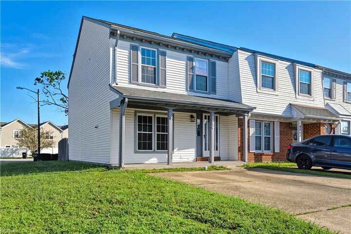 4884 Woods Edge Rd  Virginia Beach VA 23462 photo