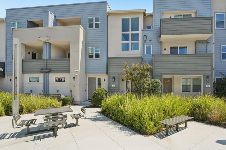 Property Photo: 2930 Sanor Place 112 CA 95051