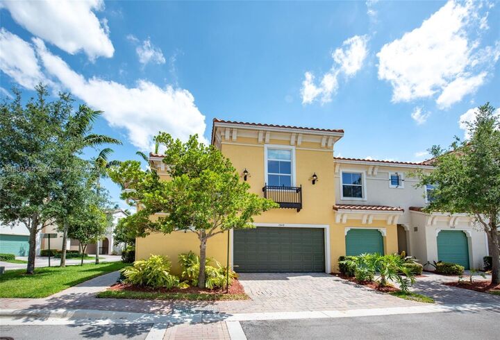 Property Photo:  12410 NW 33rd St  FL 33323 