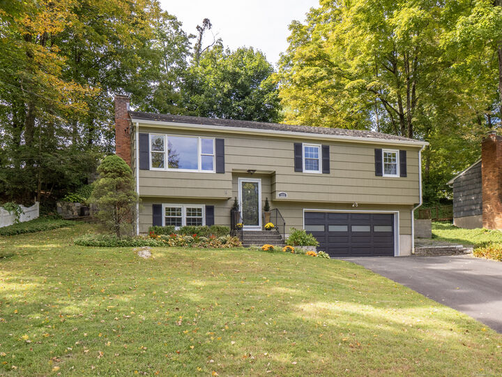 Property Photo: 332 Bennetts Farm Road CT 06877