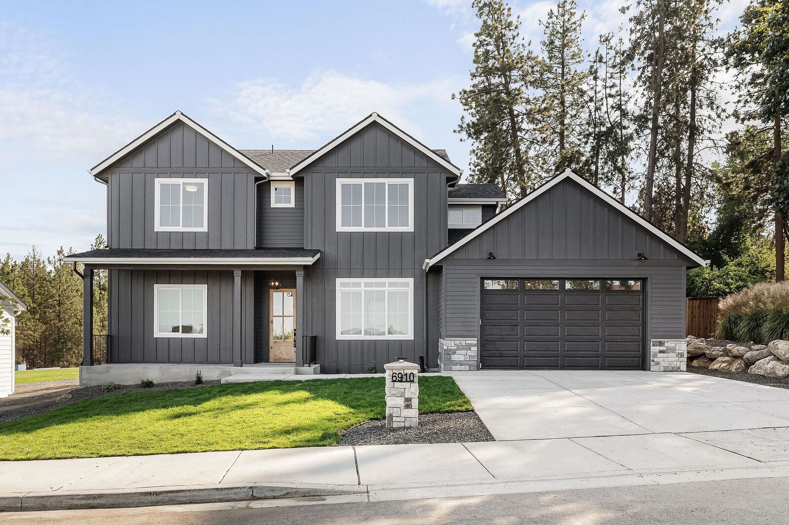 Property Photo:  6910 E Beverly Ave  WA 99212 