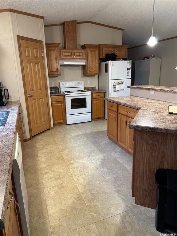 Property Photo:  211 North Street  SK S0G 4T0