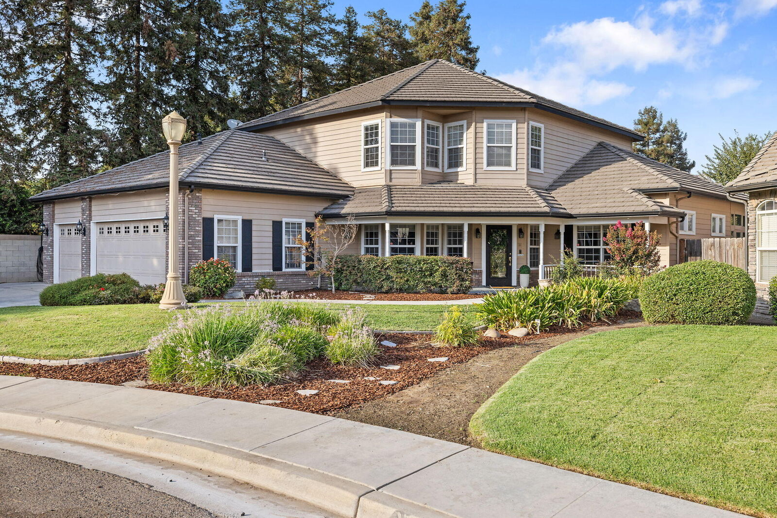 Property Photo:  3024 S Byrd Street  CA 93292 