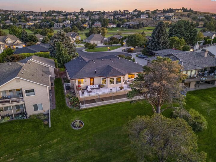 Property Photo: 3501 S Quillan Ct WA 99337