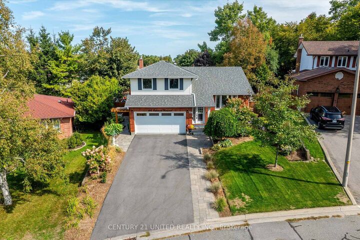 Photo de la propriété:  114 Oakwood Crescent  ON K9J 1N3 