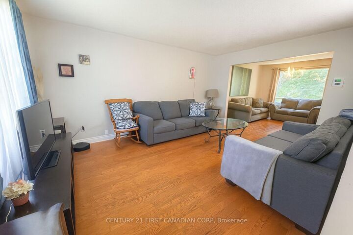 Property Photo:  46 Comox Court  ON N6K 3K9 