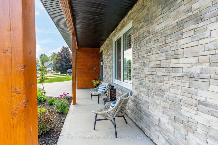 Property Photo: 474 Creekwood Drive ON N0H 2L0