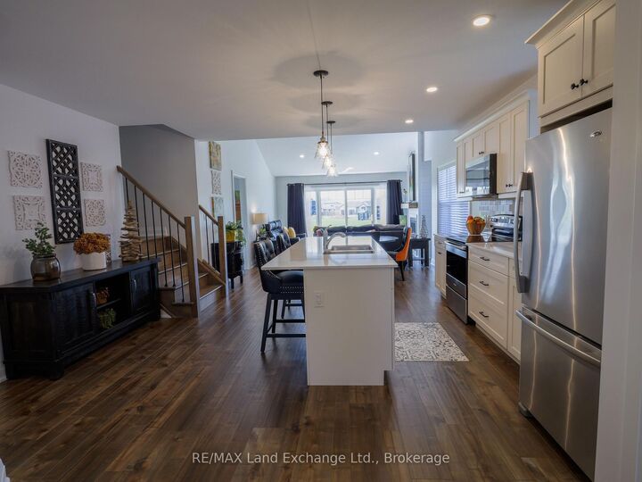Property Photo: 2 Fairway Lane 1 ON N0H 2C3