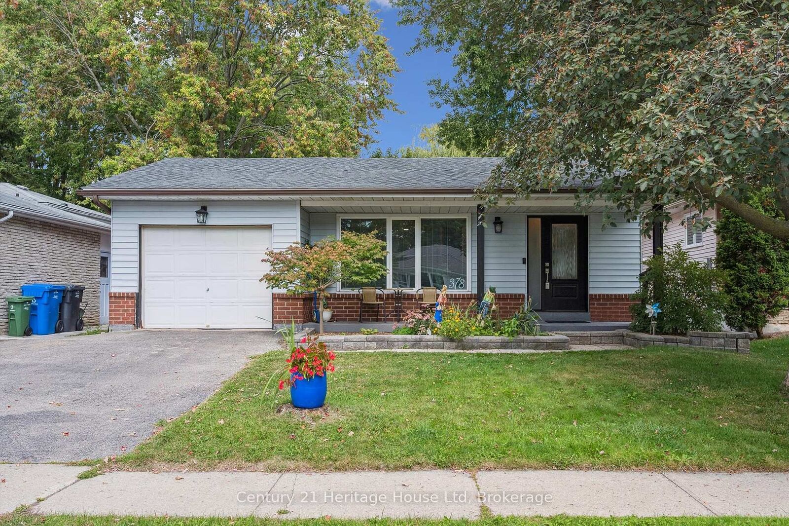 Property Photo: 378 West Acres Drive ON N1H 7A8