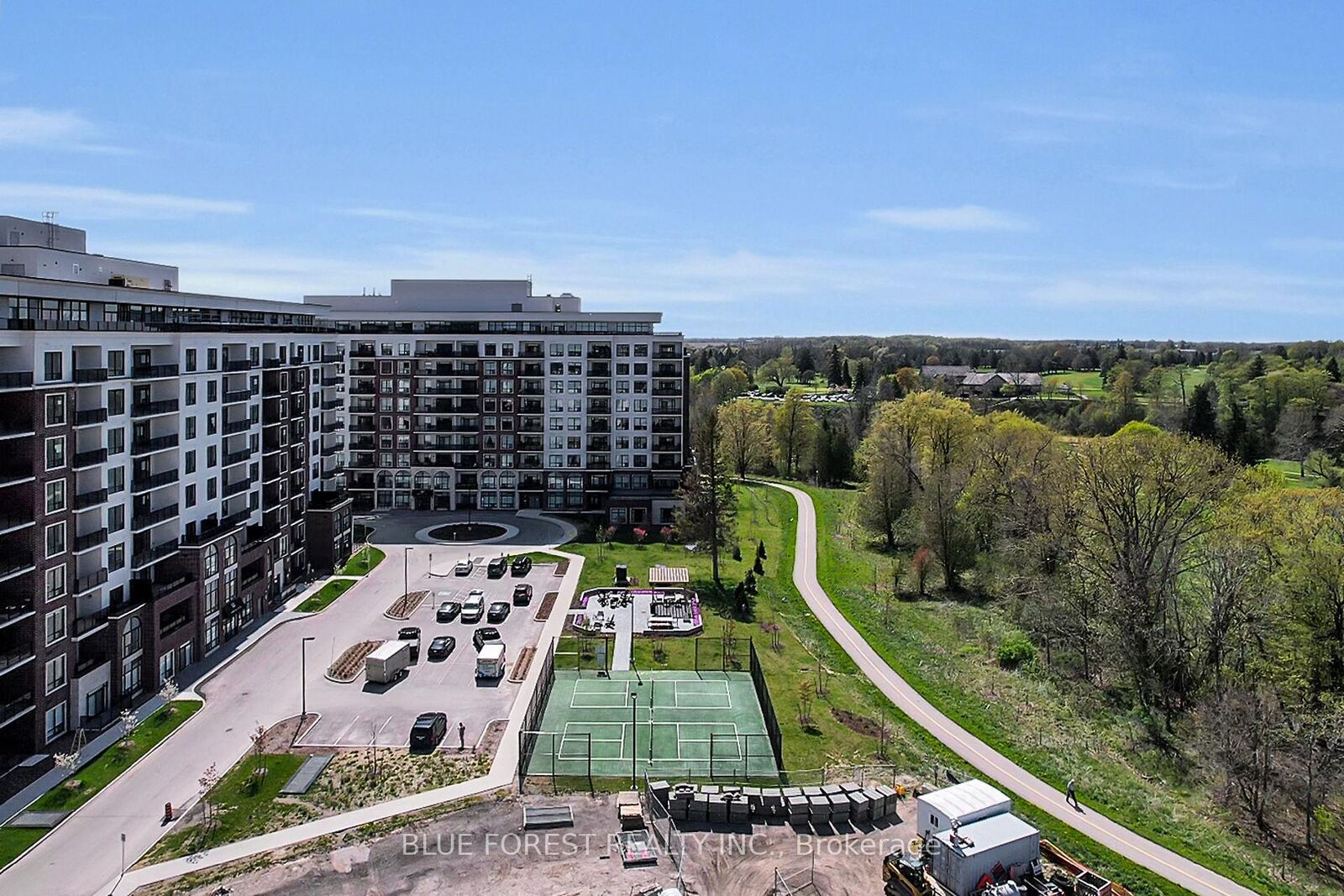 Property Photo: 460 Callaway Road 107 ON N6G 0Z2