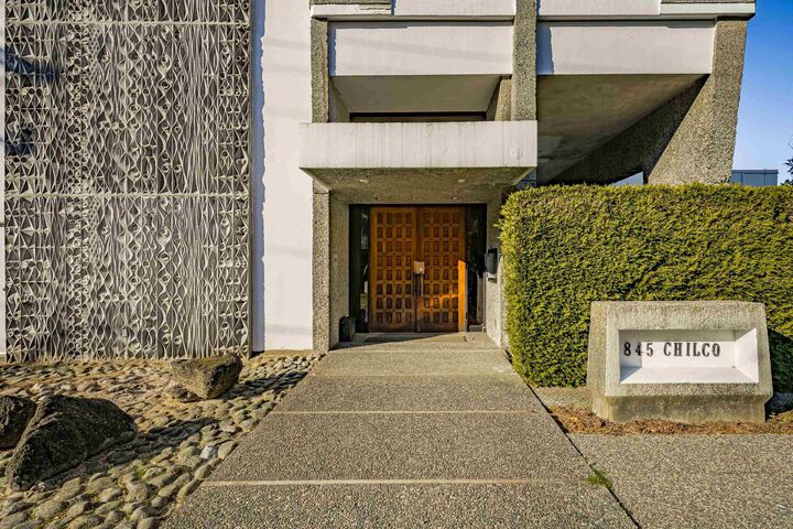 Property Photo: 845 Chilco Street 1001 BC V6G 2R2